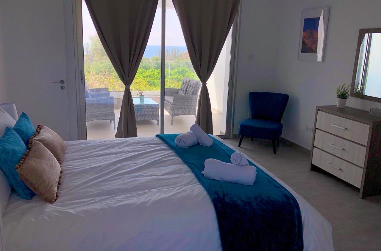Sophia'S Seaview Luxury Villas Пафос Екстериор снимка