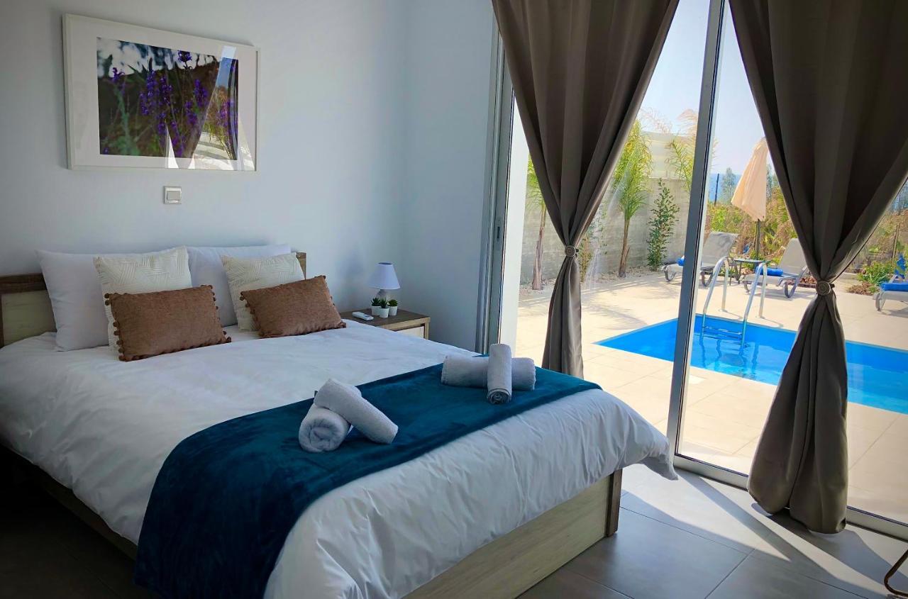 Sophia'S Seaview Luxury Villas Пафос Екстериор снимка