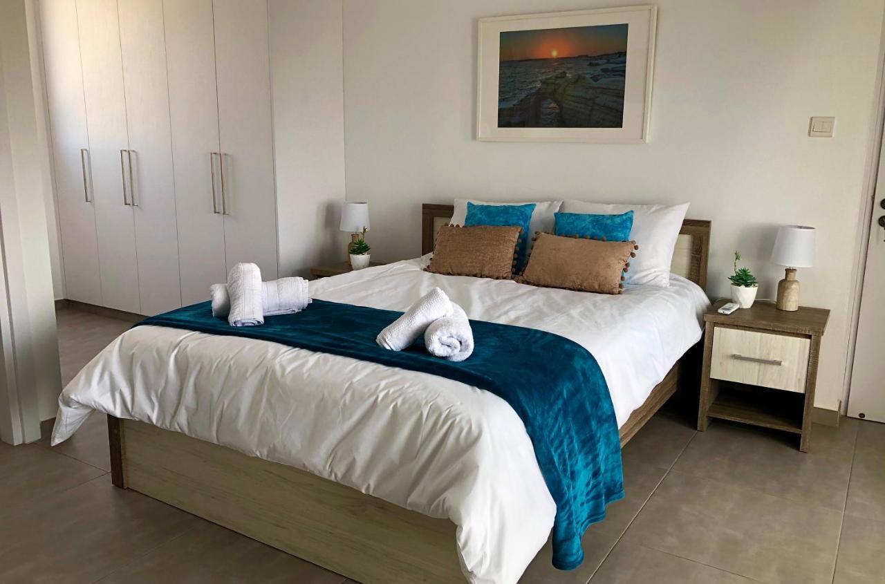 Sophia'S Seaview Luxury Villas Пафос Екстериор снимка
