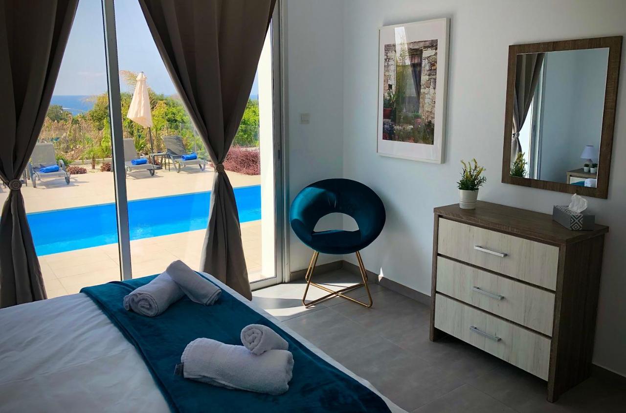 Sophia'S Seaview Luxury Villas Пафос Екстериор снимка