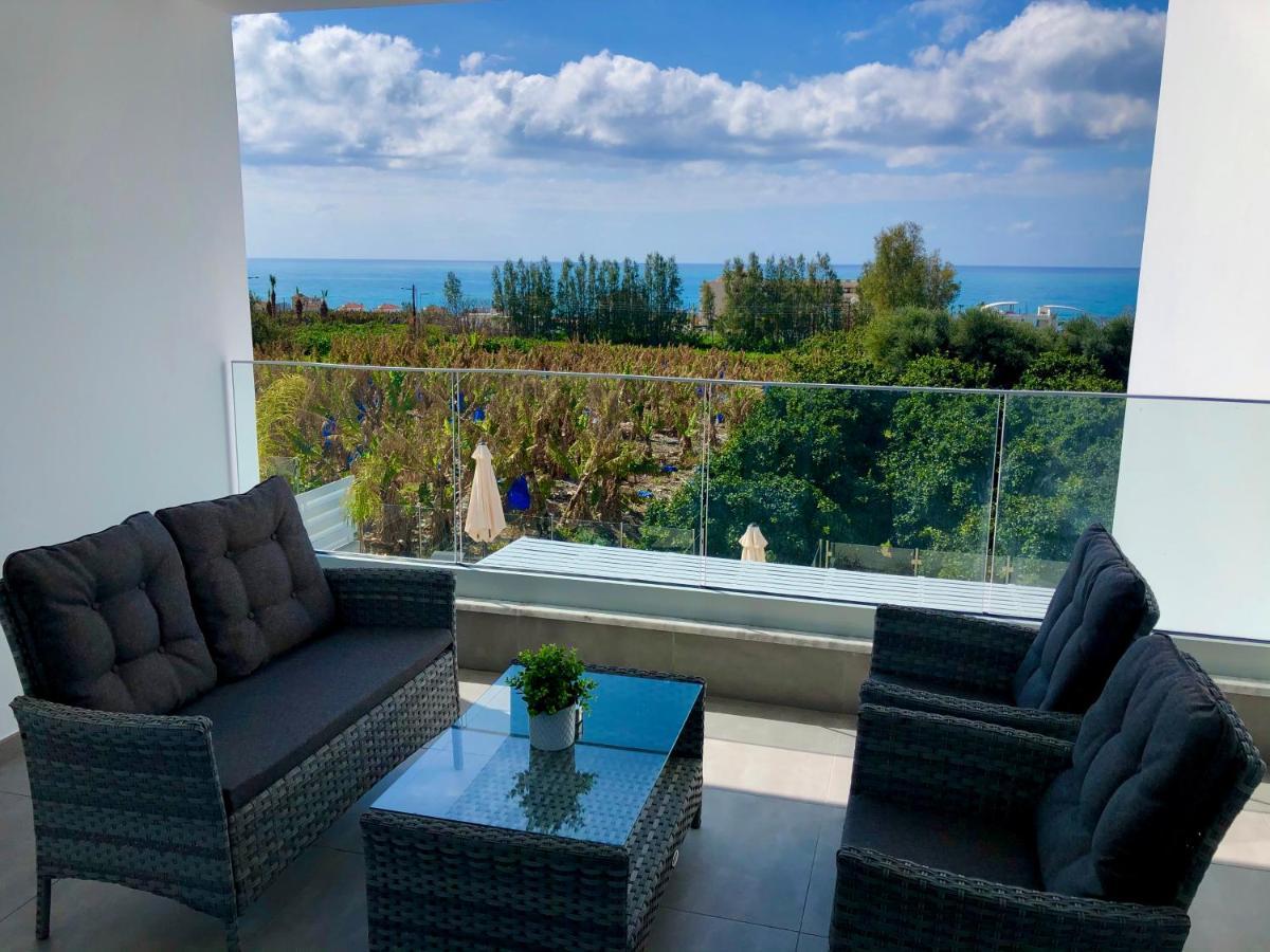 Sophia'S Seaview Luxury Villas Пафос Екстериор снимка