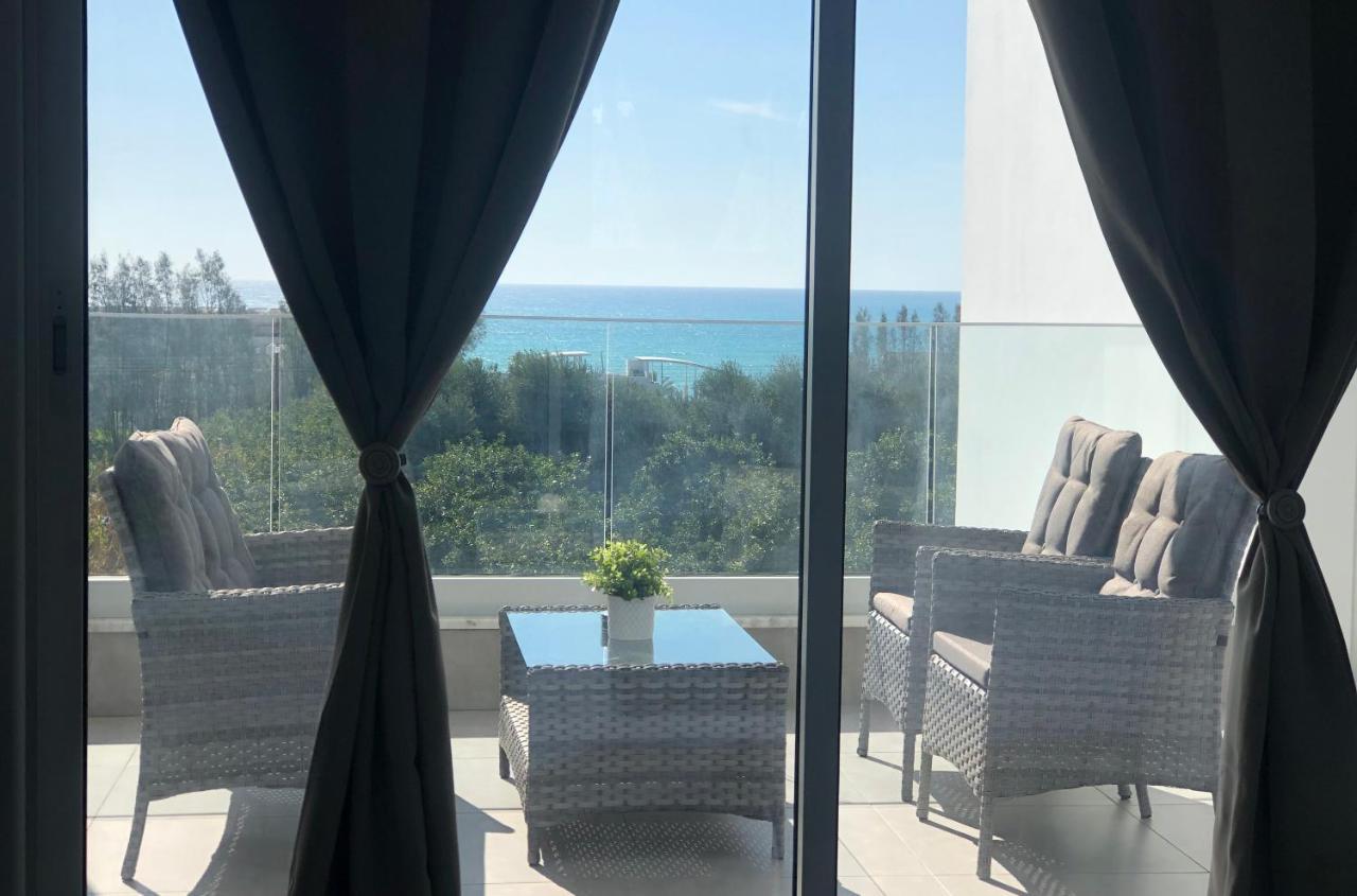 Sophia'S Seaview Luxury Villas Пафос Екстериор снимка