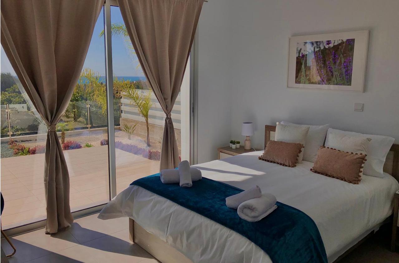 Sophia'S Seaview Luxury Villas Пафос Екстериор снимка