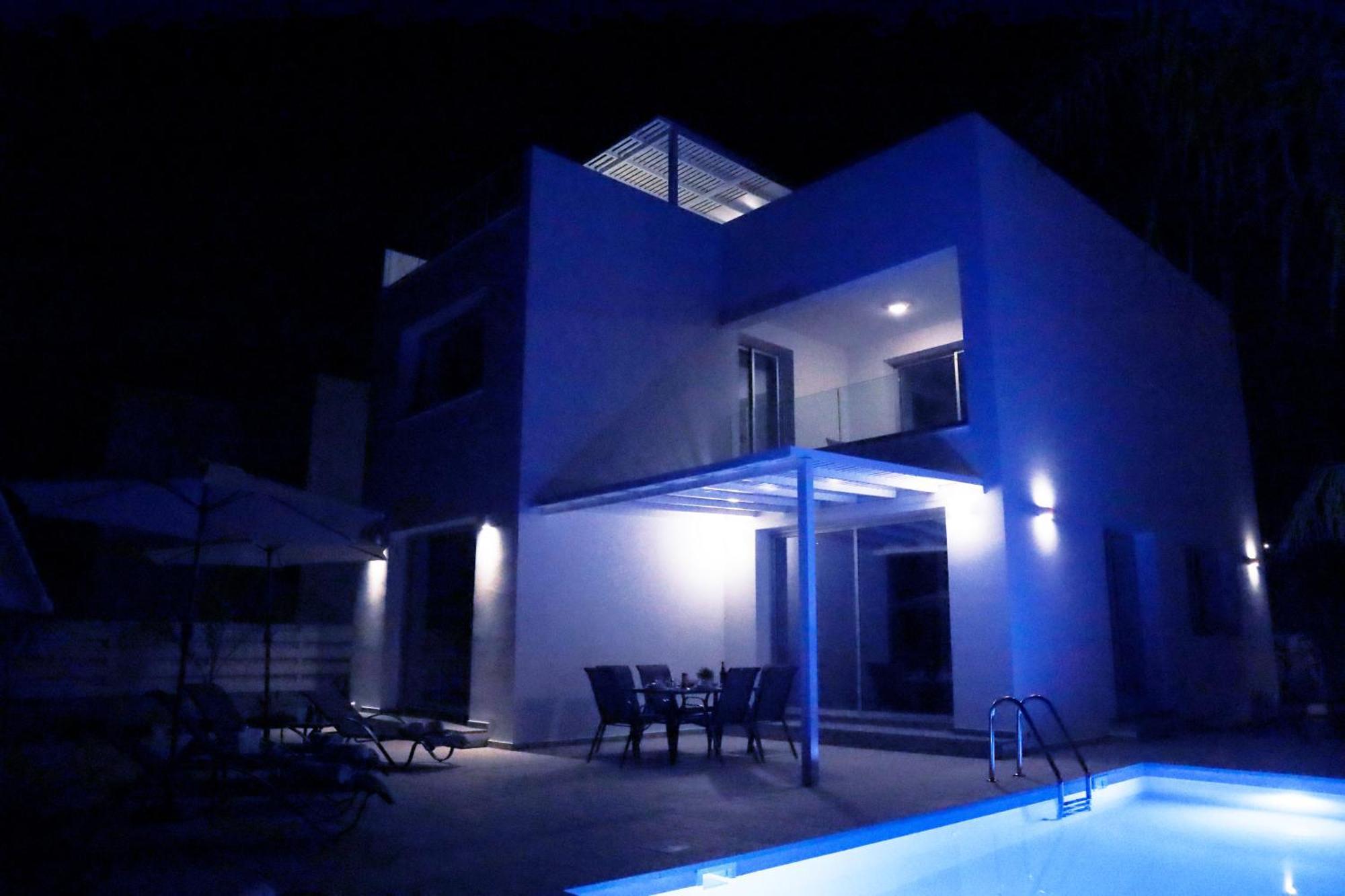 Sophia'S Seaview Luxury Villas Пафос Стая снимка
