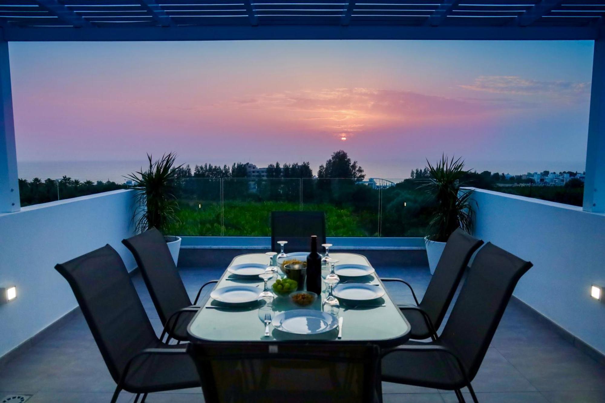 Sophia'S Seaview Luxury Villas Пафос Стая снимка