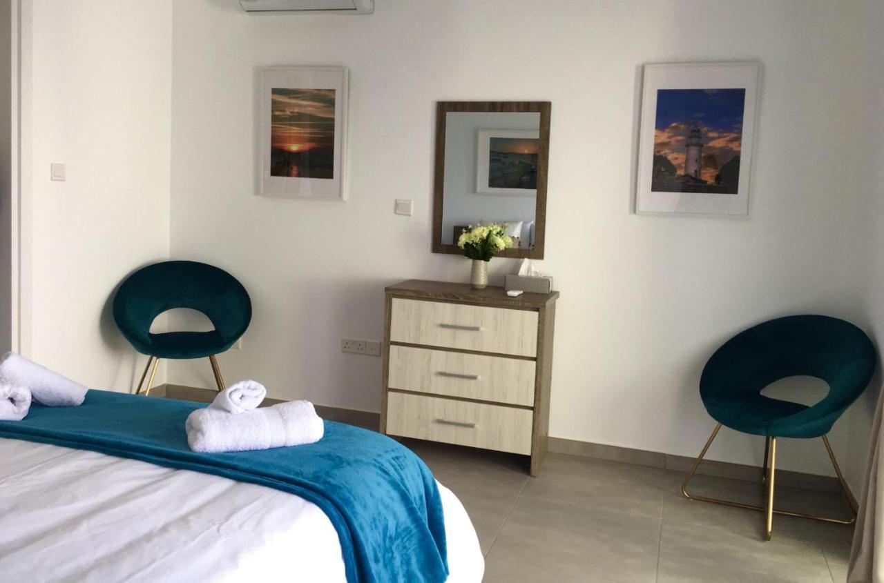 Sophia'S Seaview Luxury Villas Пафос Стая снимка